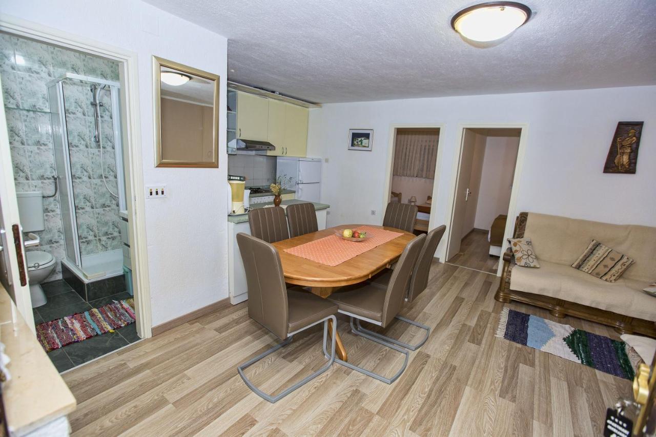 Apartmani Marijana Cesarica Exterior foto