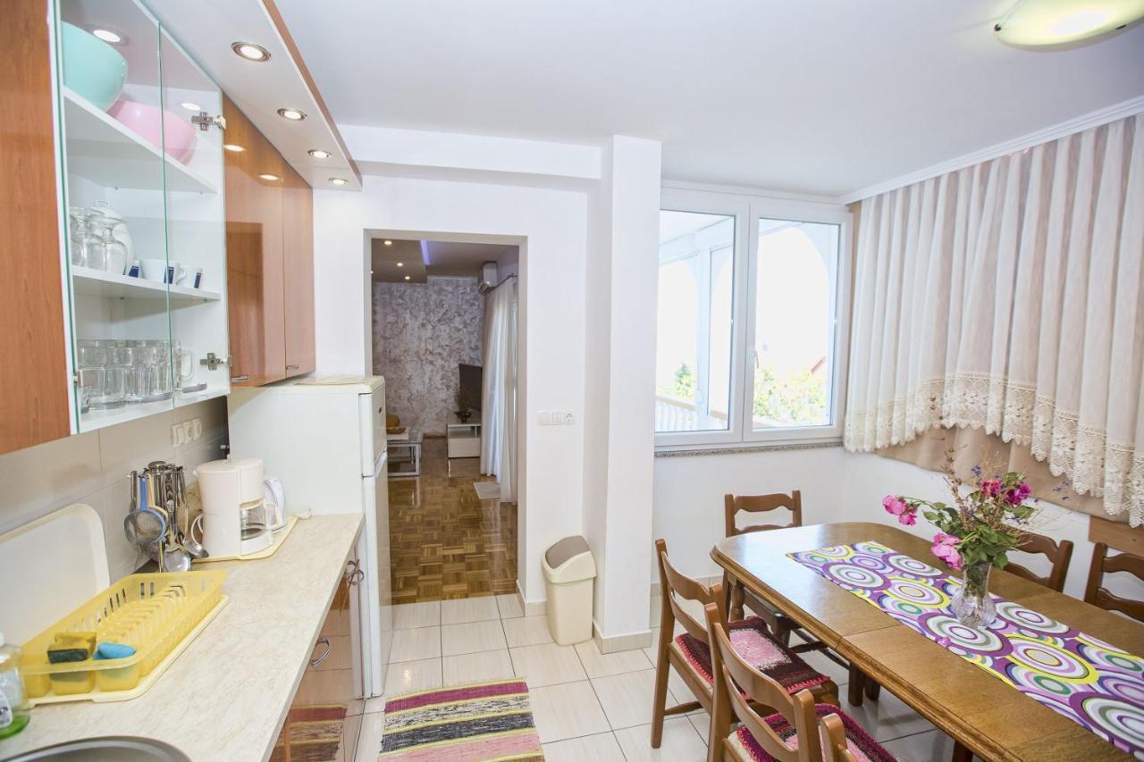 Apartmani Marijana Cesarica Exterior foto